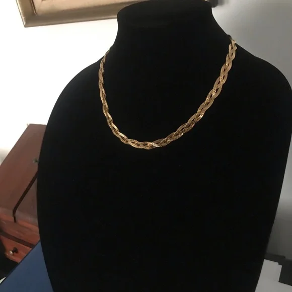 Sparkling Plaited Flat Gold Chains Necklace - Picture 6 of 10